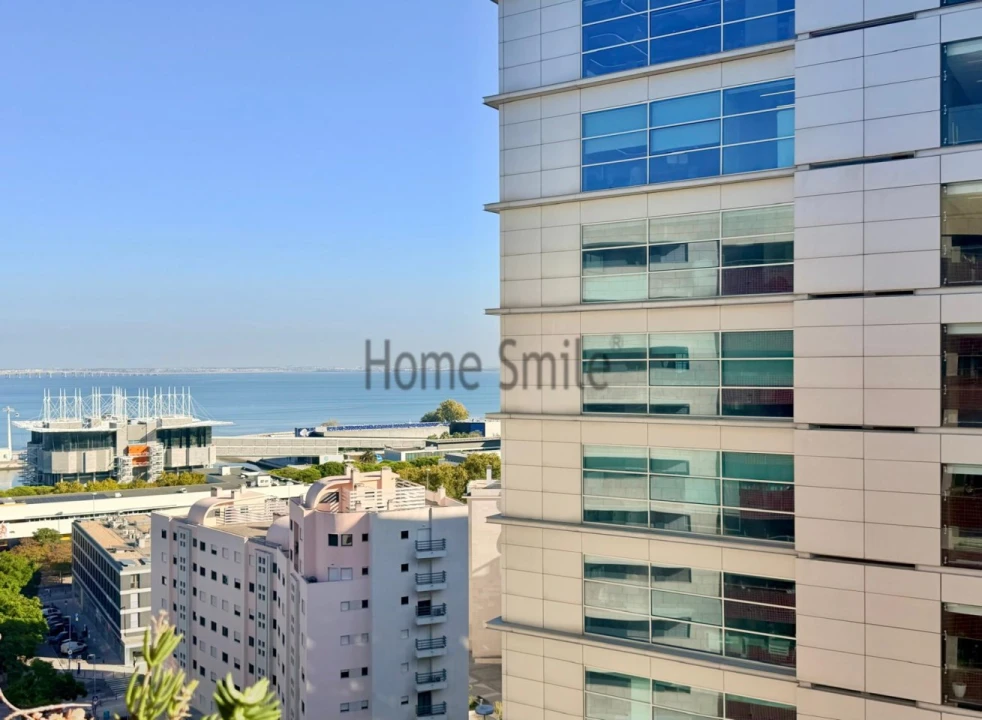 Apartamento T3 para Venda em Parque das Nações Foto 1