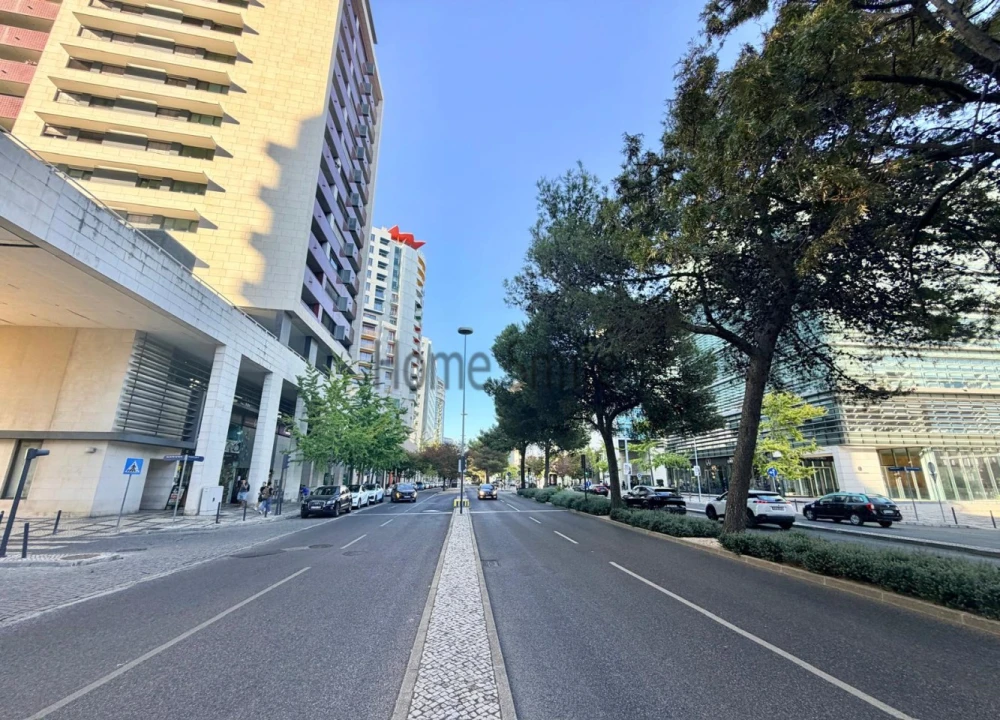 Apartamento T3 para Venda em Parque das Nações Foto 44