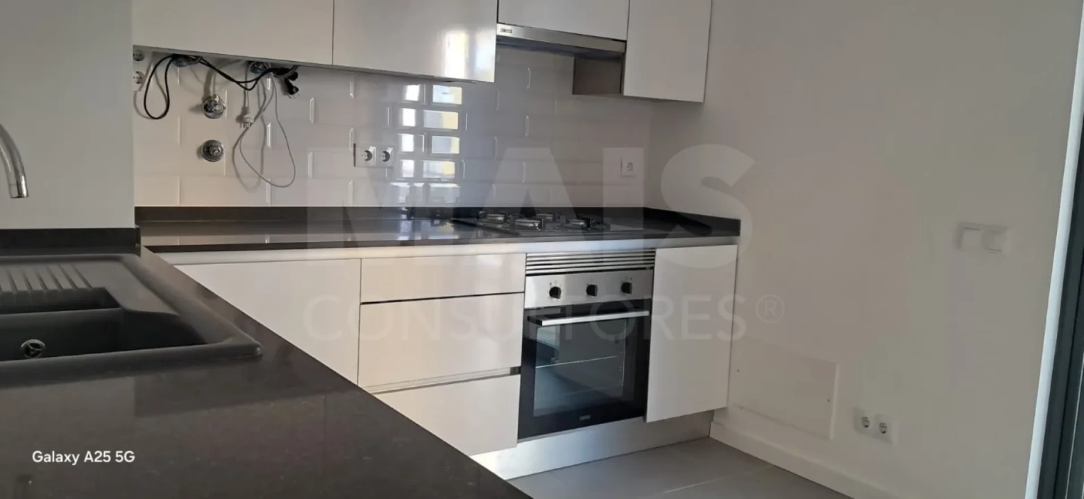 Apartamento T2 para Arrendamento em Olhão Foto 3