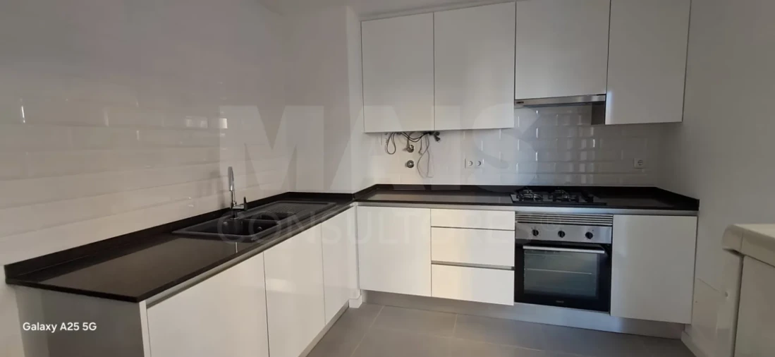 Apartamento T2 para Arrendamento em Olhão Foto 2
