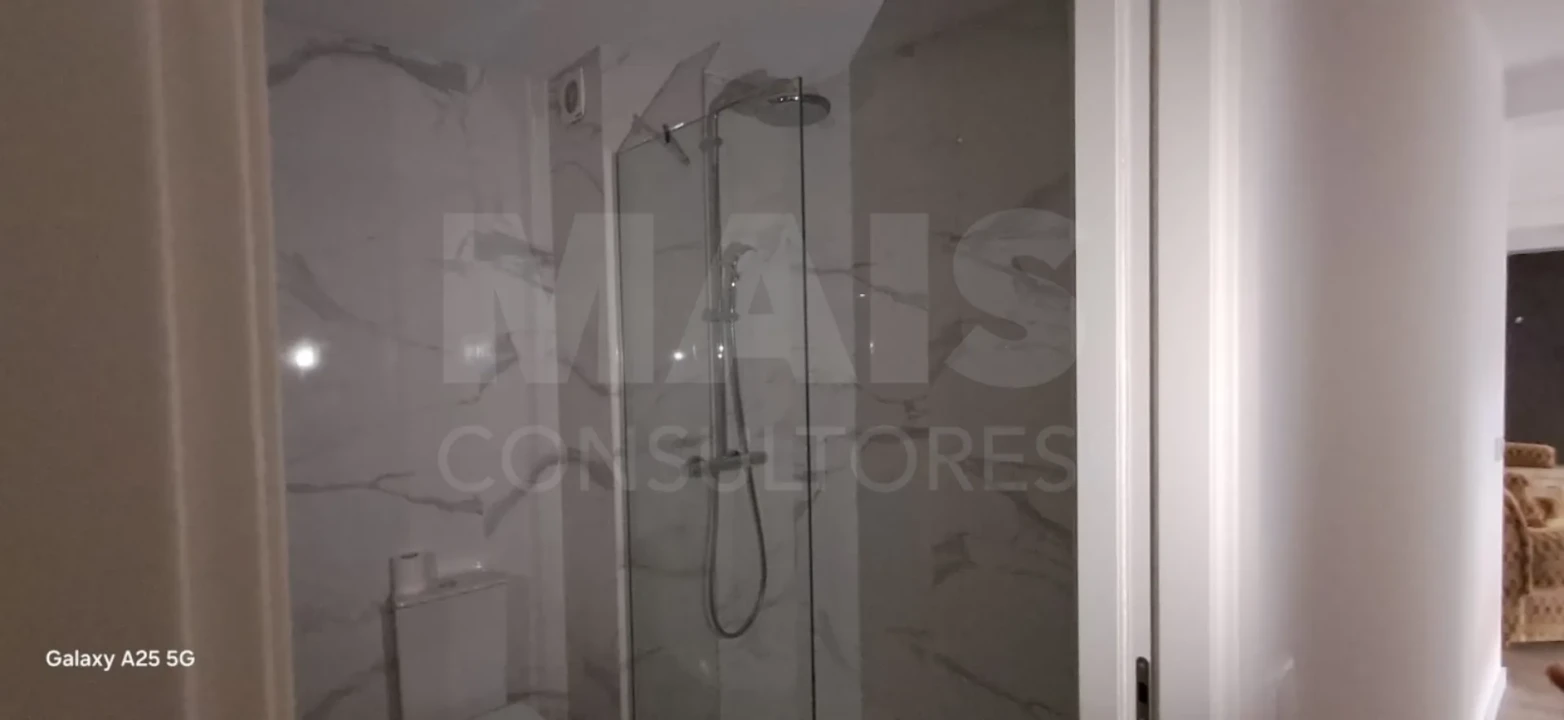 Apartamento T2 para Arrendamento em Olhão Foto 12