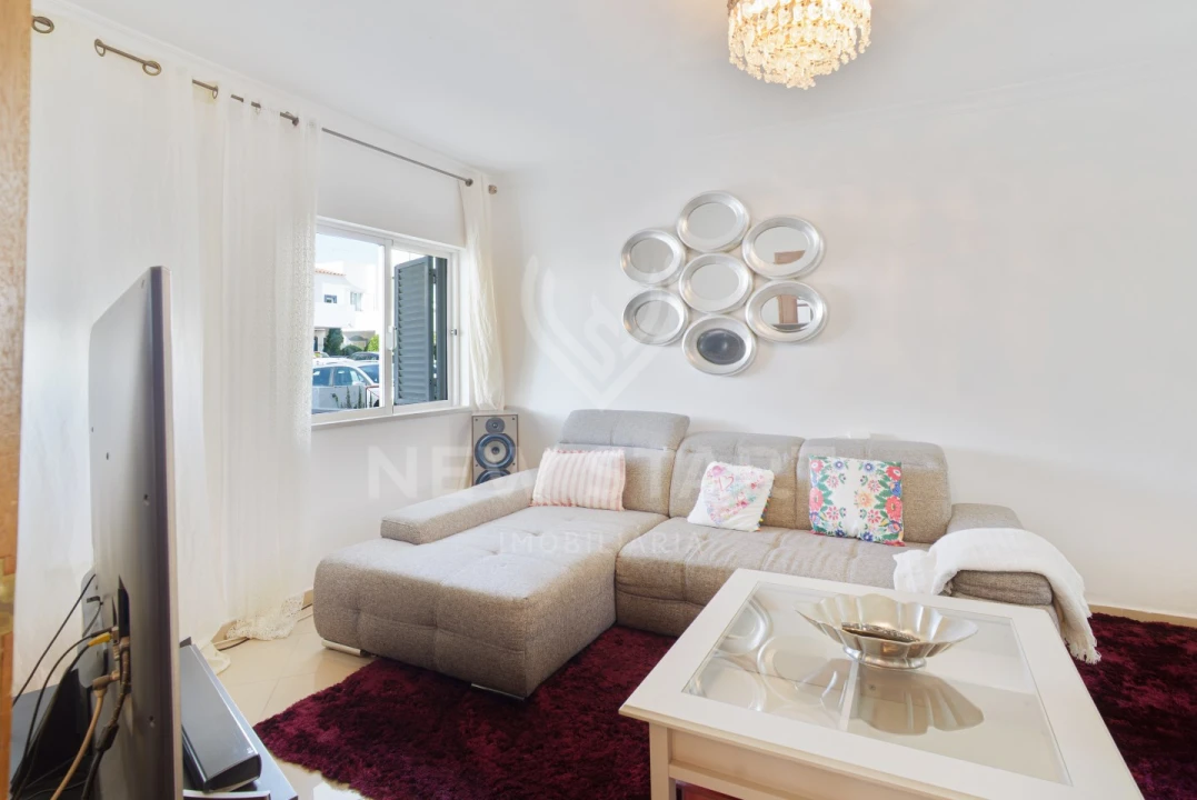 Apartamento T3 para Venda em Quelfes Foto 4