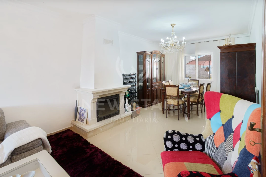 Apartamento T3 para Venda em Quelfes Foto 5