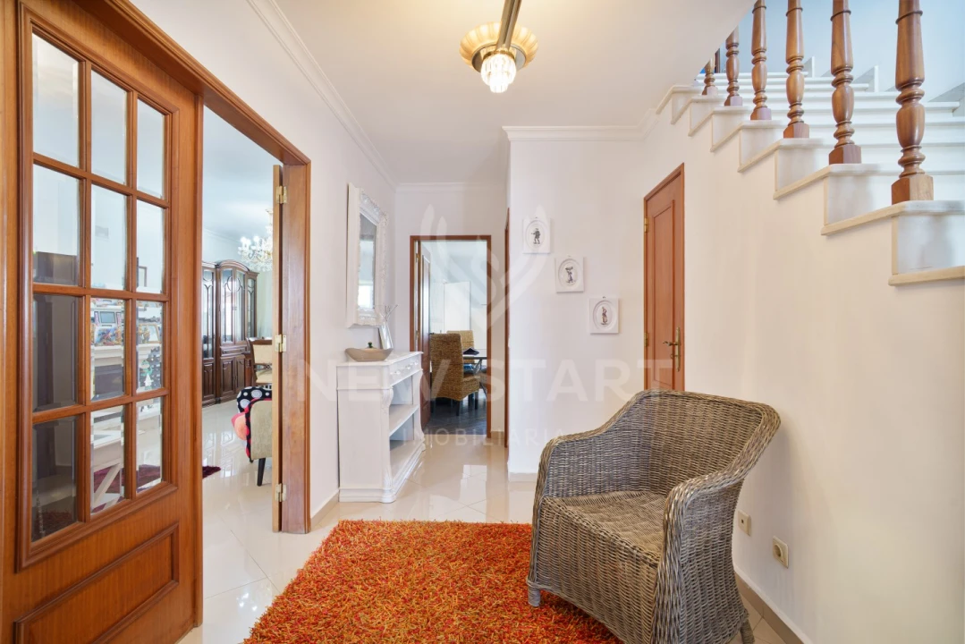 Apartamento T3 para Venda em Quelfes Foto 11