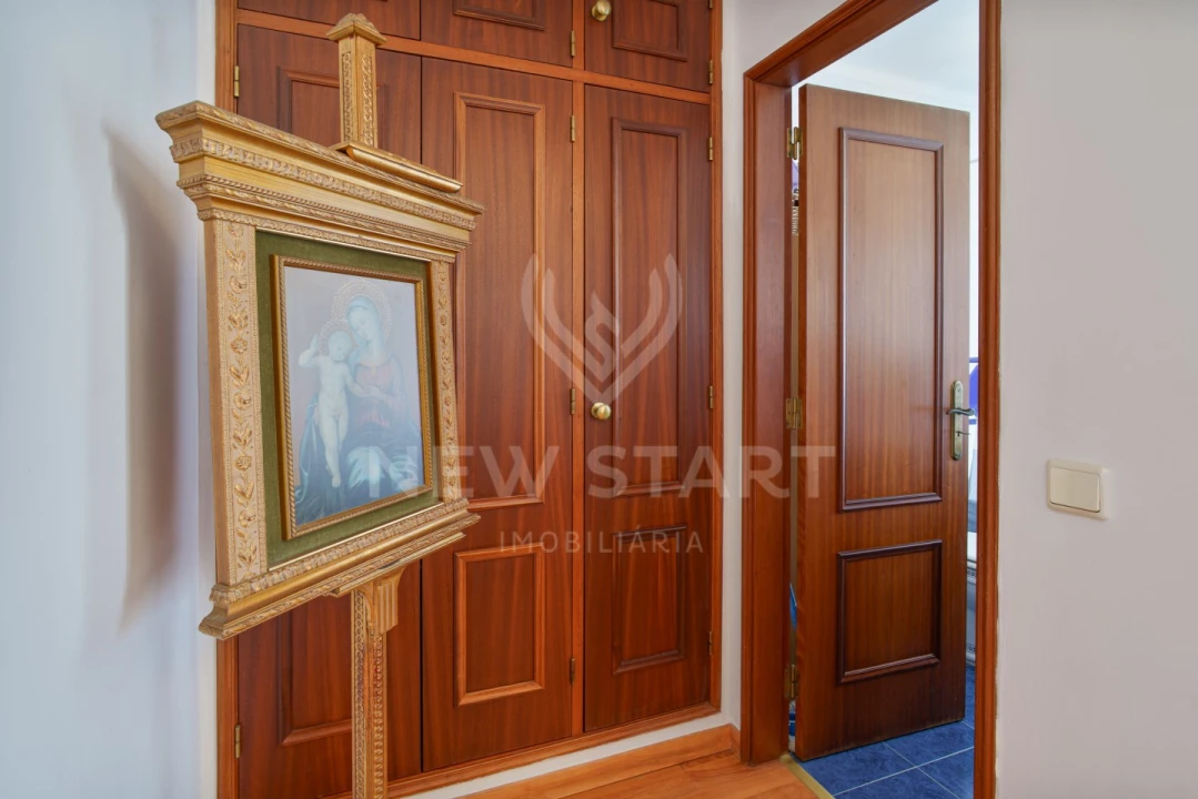 Apartamento T3 para Venda em Quelfes Foto 18