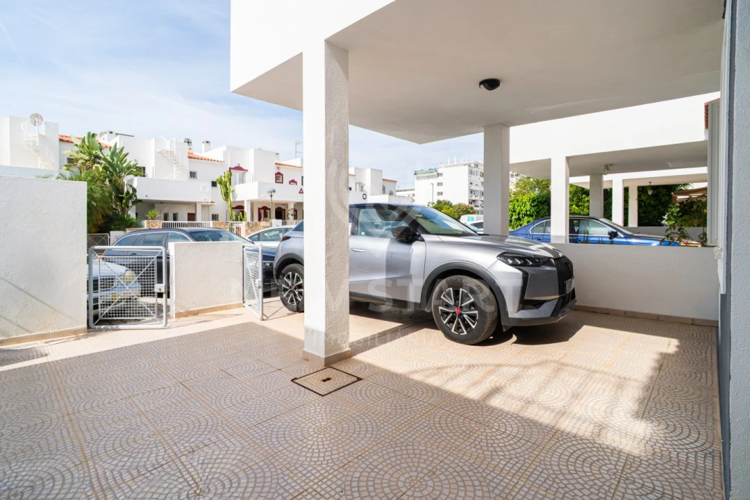 Apartamento T3 para Venda em Quelfes Foto 30