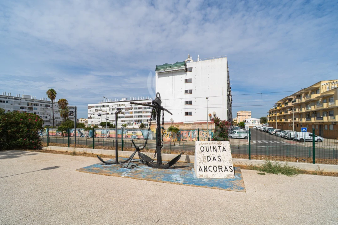 Apartamento T3 para Venda em Quelfes Foto 32