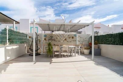 Apartamento T3 para Venda em Quelfes