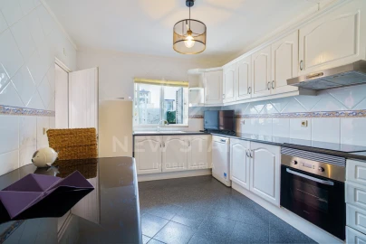 Apartamento T3 para Venda em Quelfes