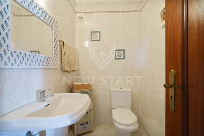 Apartamento T3 para Venda em Quelfes