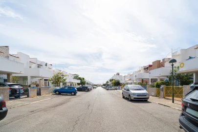 Apartamento T3 para Venda em Quelfes