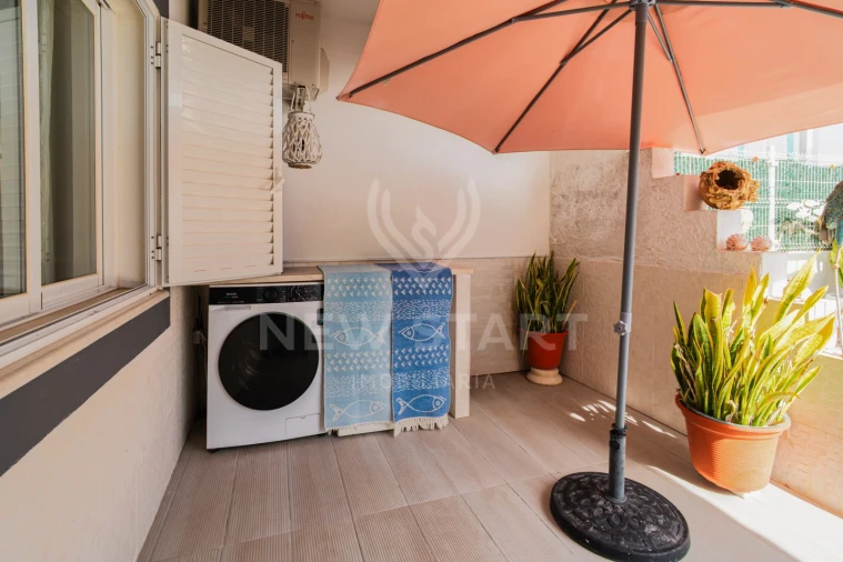 Apartamento T3 para Venda em Quelfes Foto 10