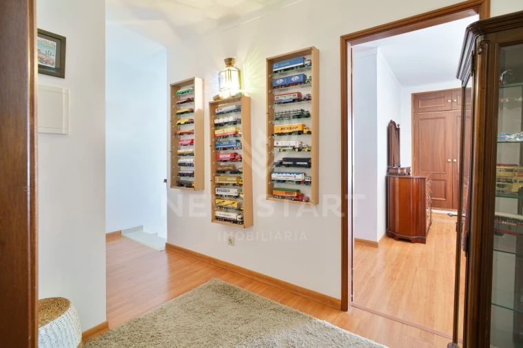 Apartamento T3 para Venda em Quelfes Foto 15