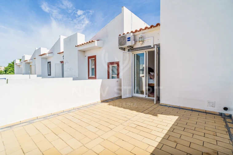 Apartamento T3 para Venda em Quelfes Foto 20