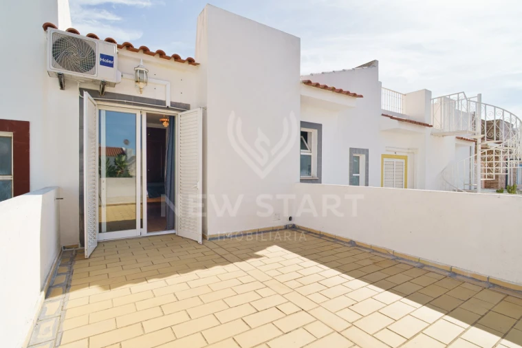 Apartamento T3 para Venda em Quelfes Foto 27
