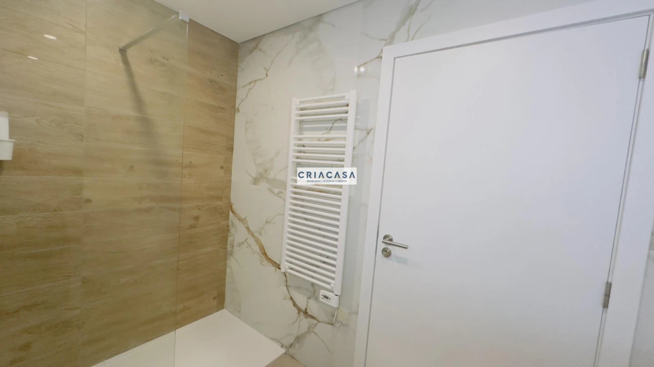 Apartamento T1 para Venda em Viseu Foto 18