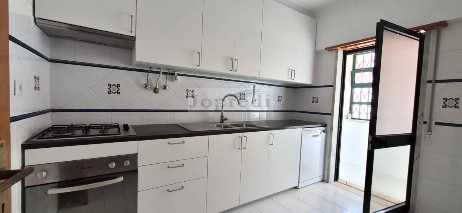 Apartamento T2 para Arrendamento em Carcavelos e Parede Foto 4