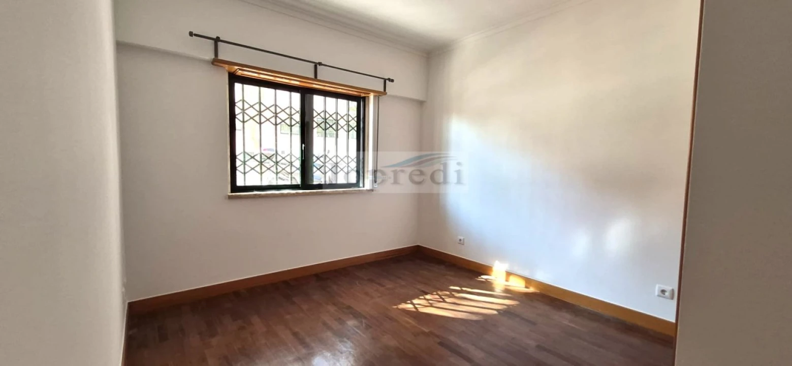 Apartamento T2 para Arrendamento em Carcavelos e Parede Foto 8