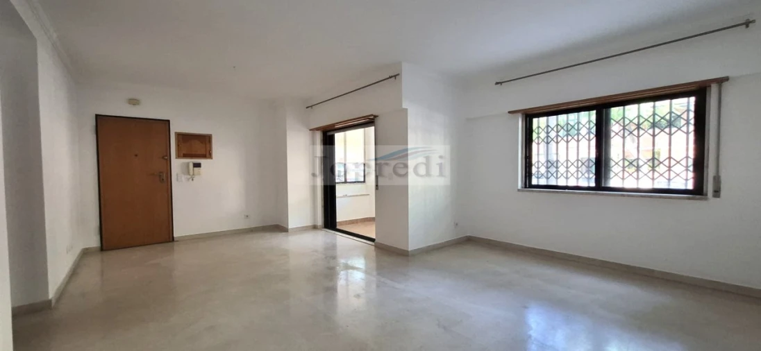 Apartamento T2 para Arrendamento em Carcavelos e Parede Foto 2
