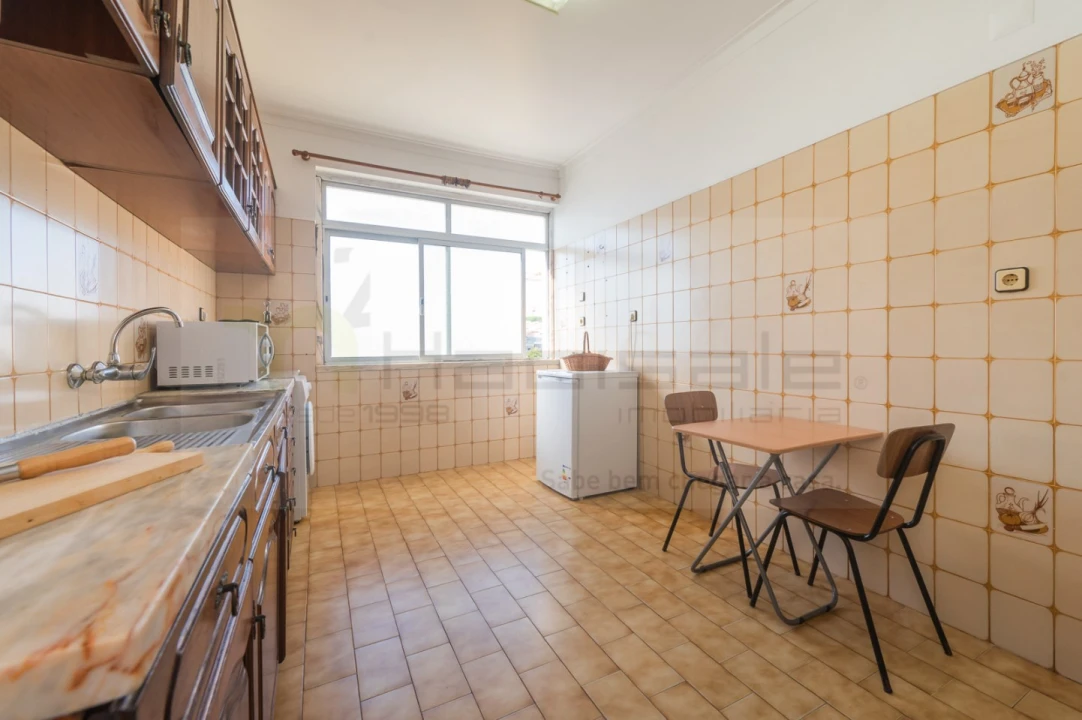 Apartamento T3 para Venda em Massamá e Monte Abraão Foto 13