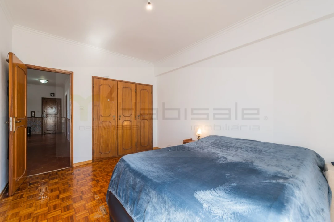 Apartamento T3 para Venda em Massamá e Monte Abraão Foto 24