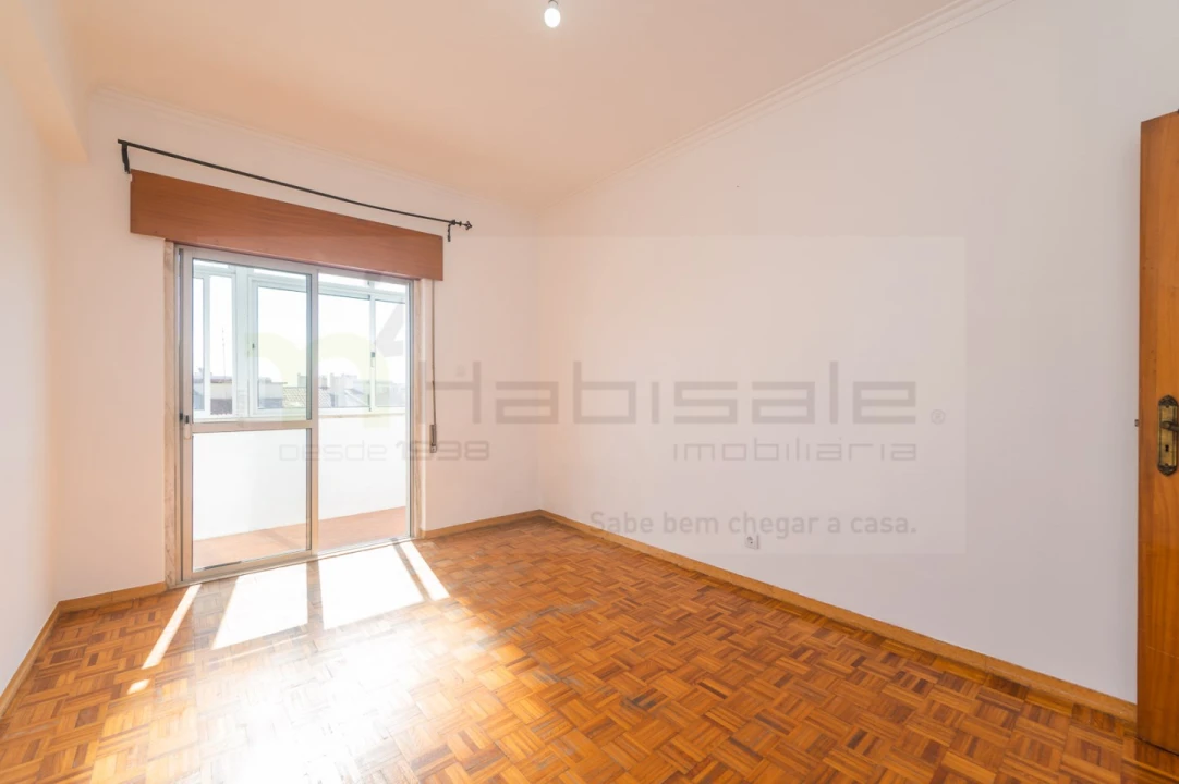 Apartamento T3 para Venda em Massamá e Monte Abraão Foto 27