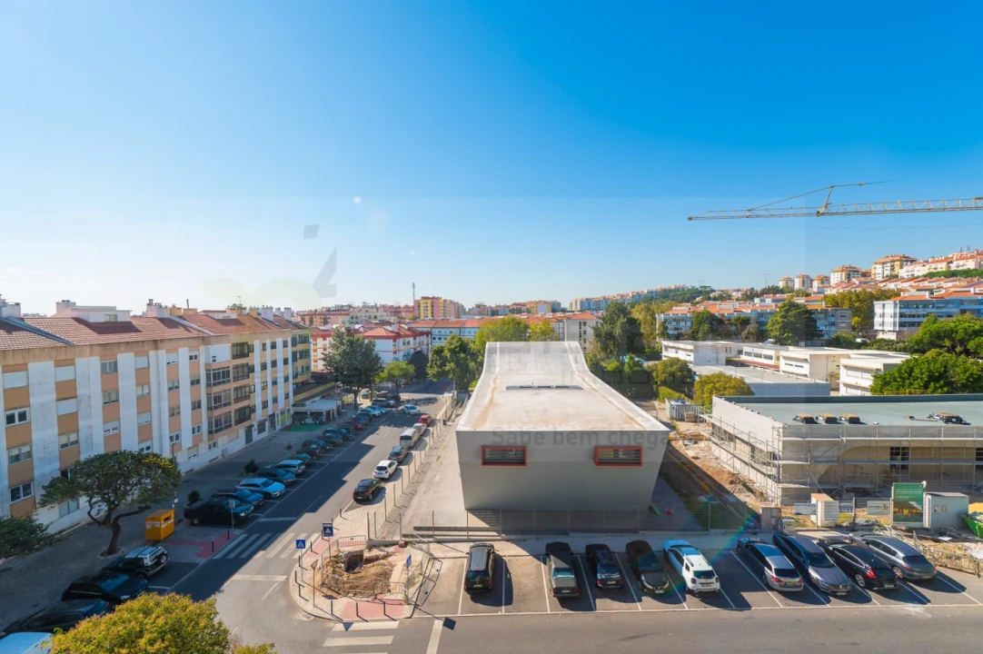 Apartamento T3 para Venda em Massamá e Monte Abraão Foto 35
