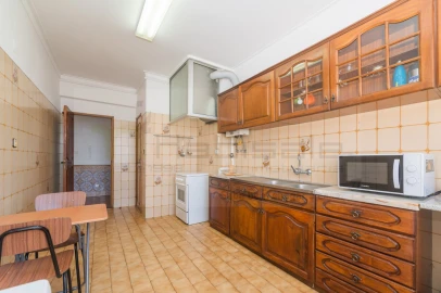 Apartamento T3 para Venda em Massamá e Monte Abraão