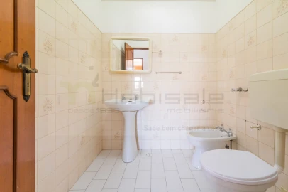 Apartamento T3 para Venda em Massamá e Monte Abraão