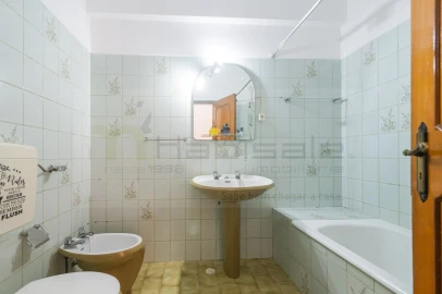 Apartamento T3 para Venda em Massamá e Monte Abraão