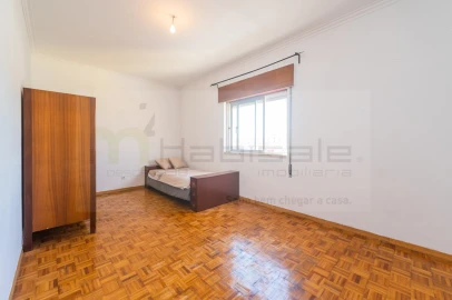 Apartamento T3 para Venda em Massamá e Monte Abraão