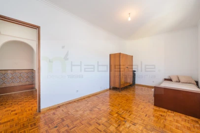 Apartamento T3 para Venda em Massamá e Monte Abraão