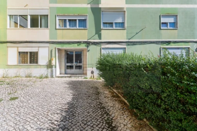 Apartamento T3 para Venda em Massamá e Monte Abraão
