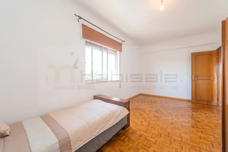 Apartamento T3 para Venda em Massamá e Monte Abraão Foto 33