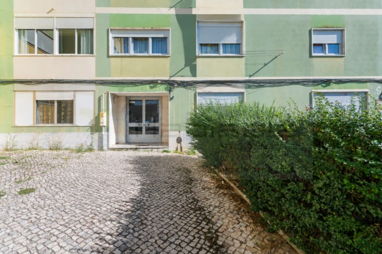 Apartamento T3 para Venda em Massamá e Monte Abraão Foto 36