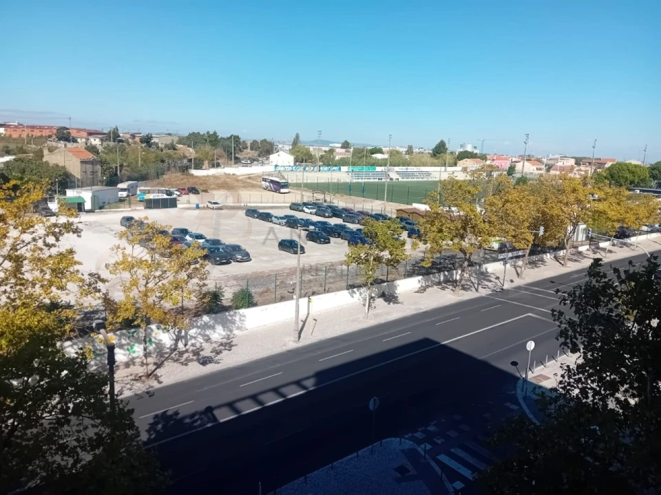 Apartamento T4 para Venda em Alvalade Foto 1