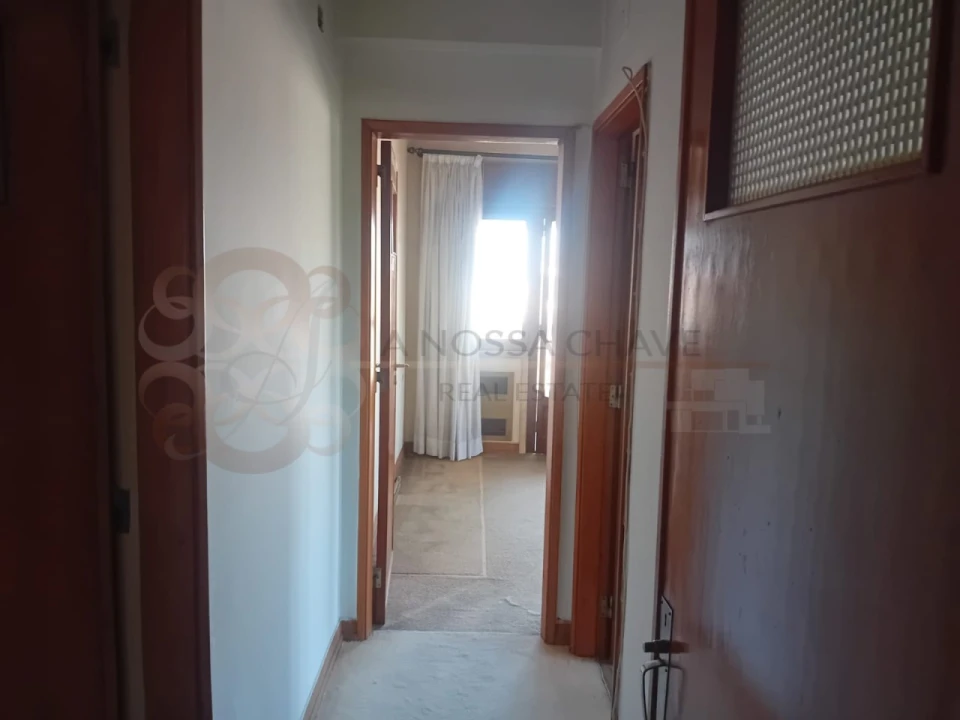 Apartamento T4 para Venda em Alvalade Foto 7