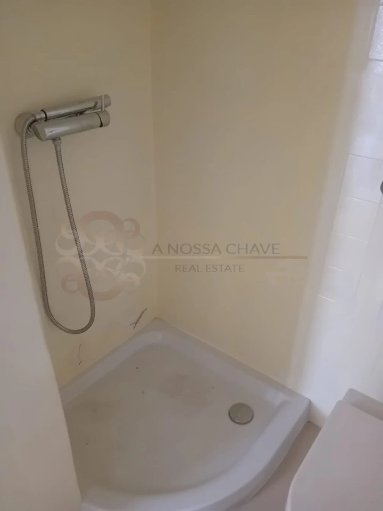 Apartamento T4 para Venda em Alvalade Foto 9