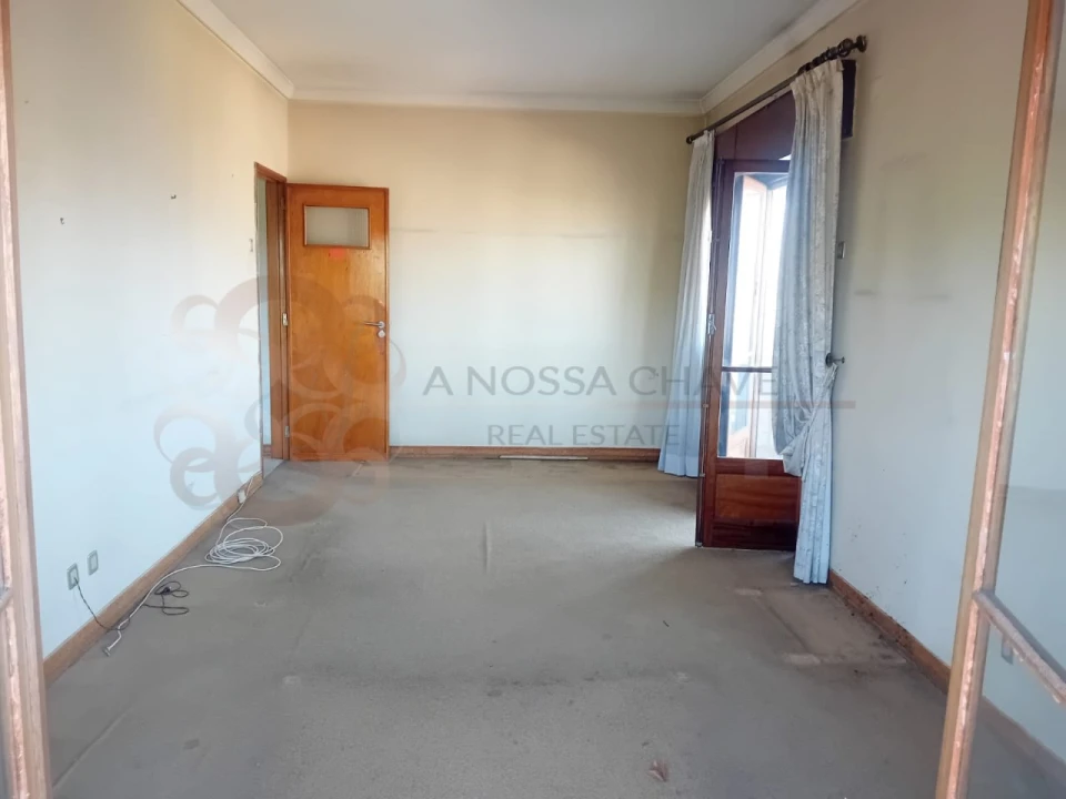 Apartamento T4 para Venda em Alvalade Foto 16