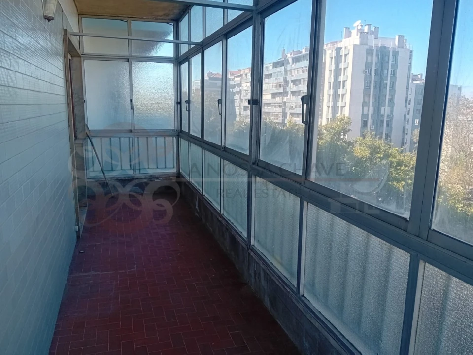 Apartamento T4 para Venda em Alvalade Foto 17