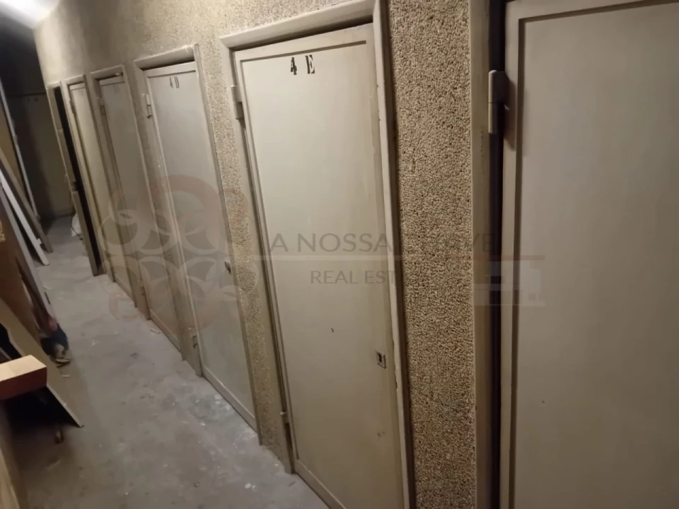 Apartamento T4 para Venda em Alvalade Foto 33