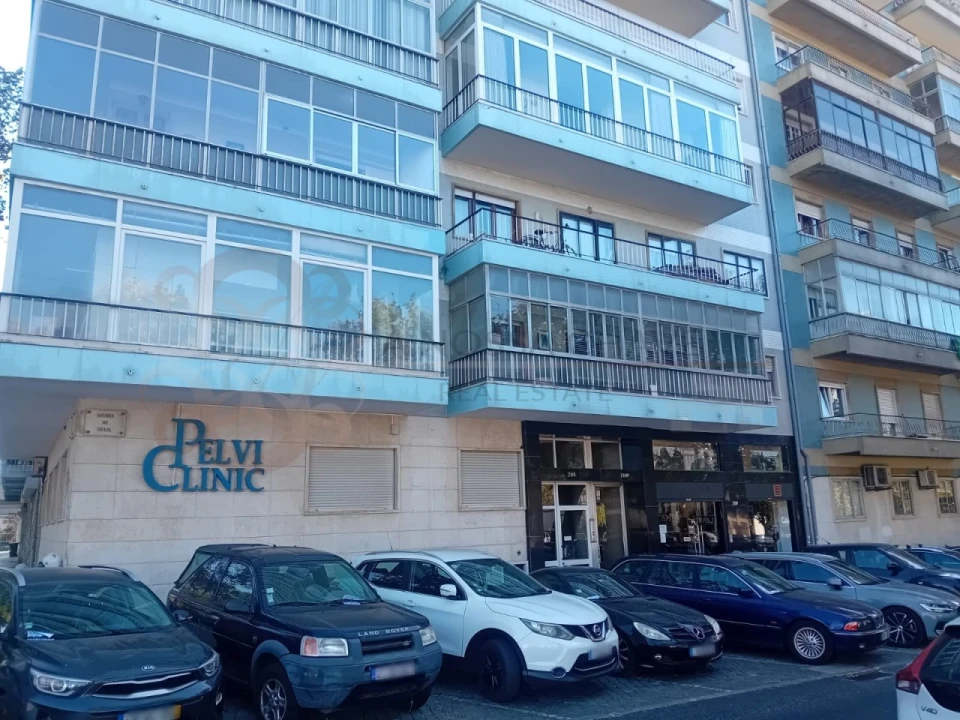 Apartamento T4 para Venda em Alvalade Foto 37