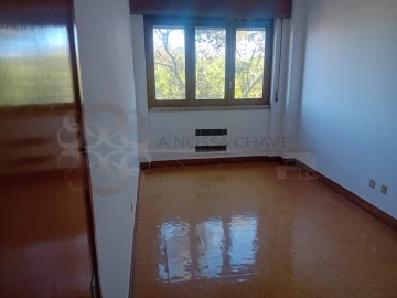 Apartamento T4 para Venda em Alvalade