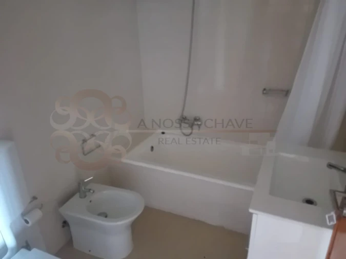 Apartamento T4 para Venda em Alvalade Foto 24