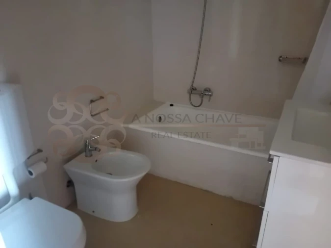Apartamento T4 para Venda em Alvalade Foto 25