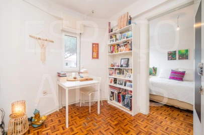 Apartamento T1 para Arrendamento em Carcavelos e Parede