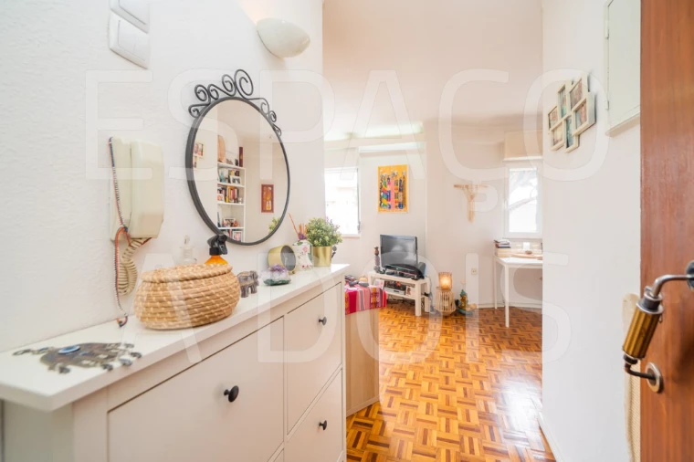 Apartamento T1 para Arrendamento em Carcavelos e Parede Foto 2