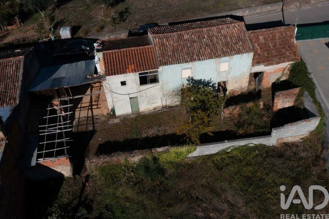 Moradia T2 para Venda em Miranda do Corvo Foto 28