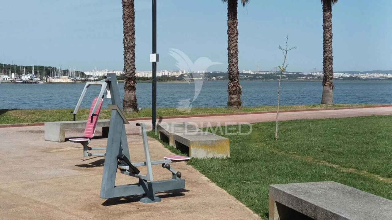 Apartamento T2 para Venda em Seixal, Arrentela e Aldeia de Paio Pires Foto 15