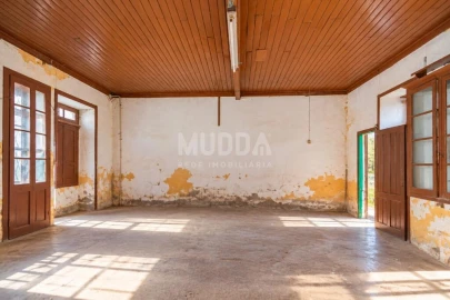 Loja para Venda em Angeja